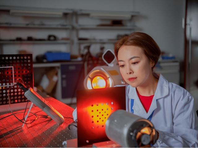 2024年，中美7月芯片出口額斷崖差距：美國154億，中國是多少？(圖9)